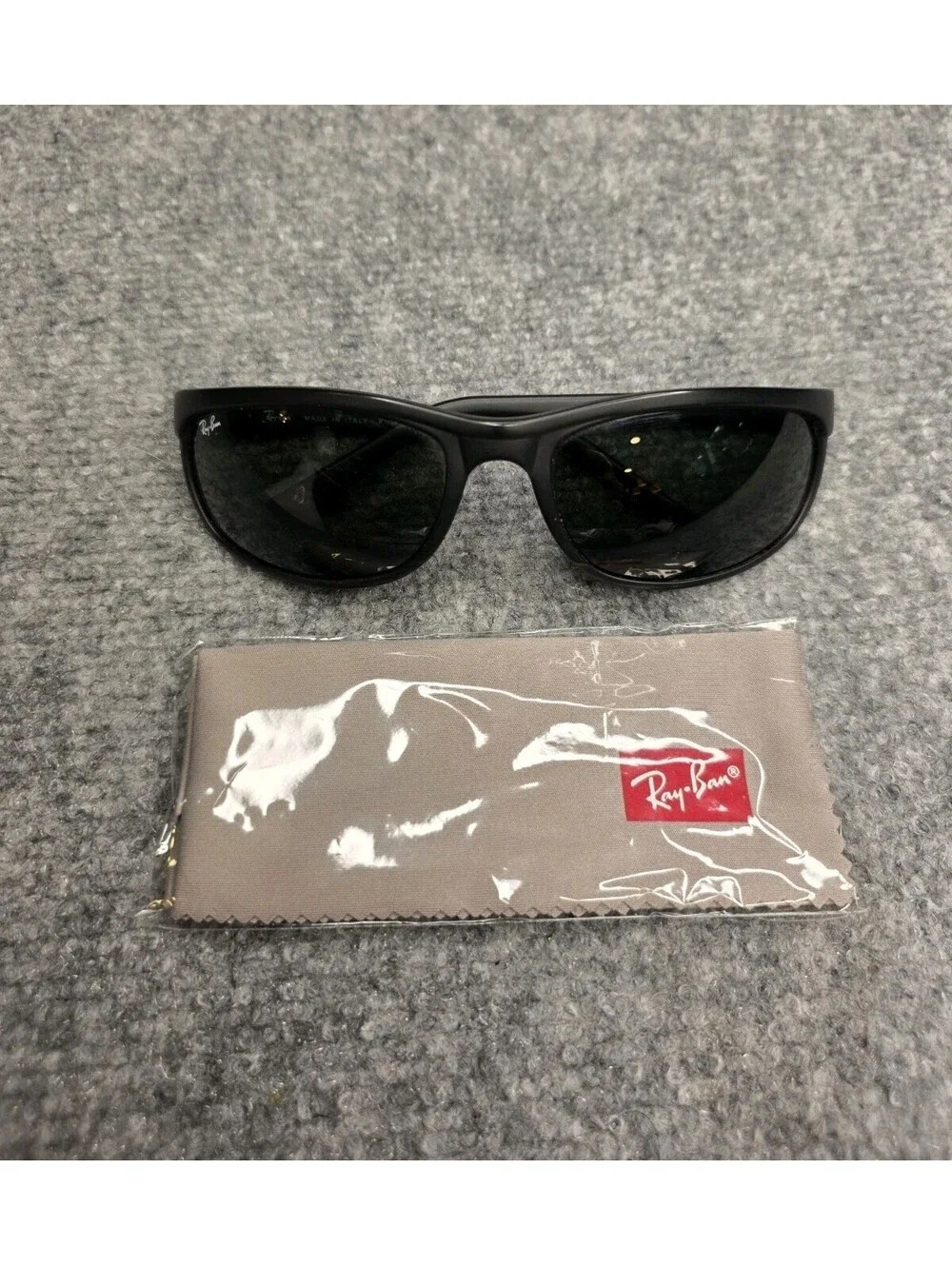 EUC Ray-Ban Predator 2 RB2027 W1847 3N Black Wrap Sunglasses G-15 Green Italy